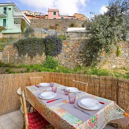 The Family Free Parking In * Alassio